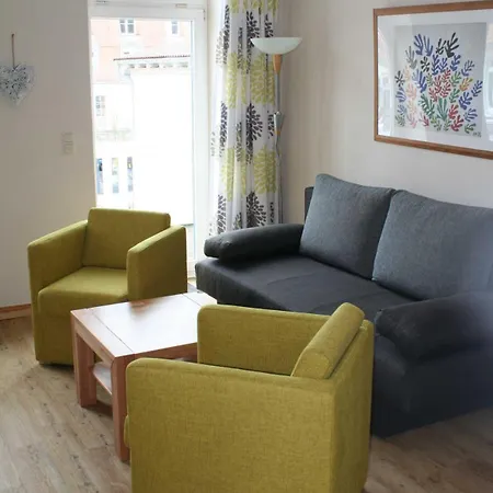 Strandstrasse 32 - 04-21